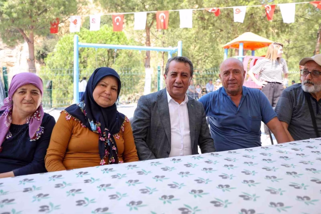 Efeler Belediyesi’nden Pınardere Mahallesi’ne yeni park 4 efeler belediyesinden pinardere mahallesine yeni park eba7d43a6195