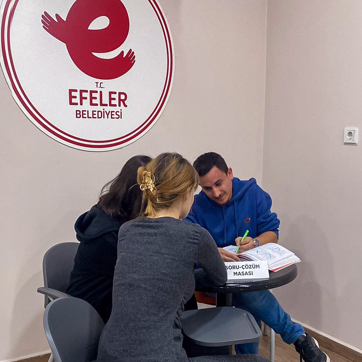 Efeler Belediyesi’nden sınavlar hazırlanan gençlere ücretsiz destek 3 Efeler Belediyesi’nden sınavlar hazırlanan gençlere ücretsiz destek