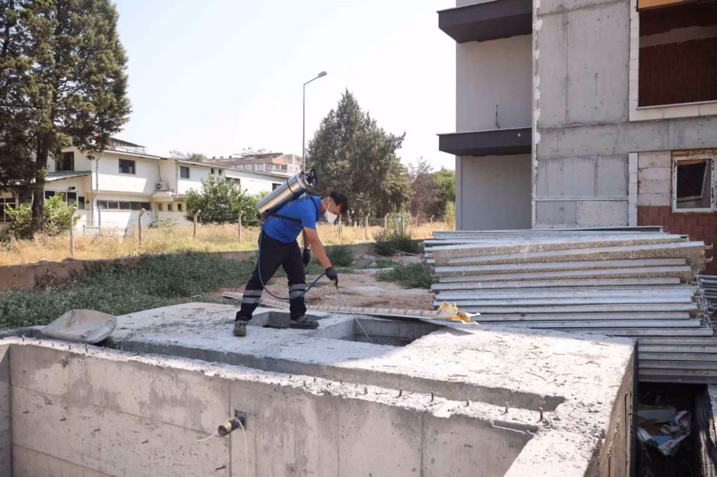 efelerde halk sagligi icin ilaclama calismalari araliksiz suruyor d6686cbf11c1