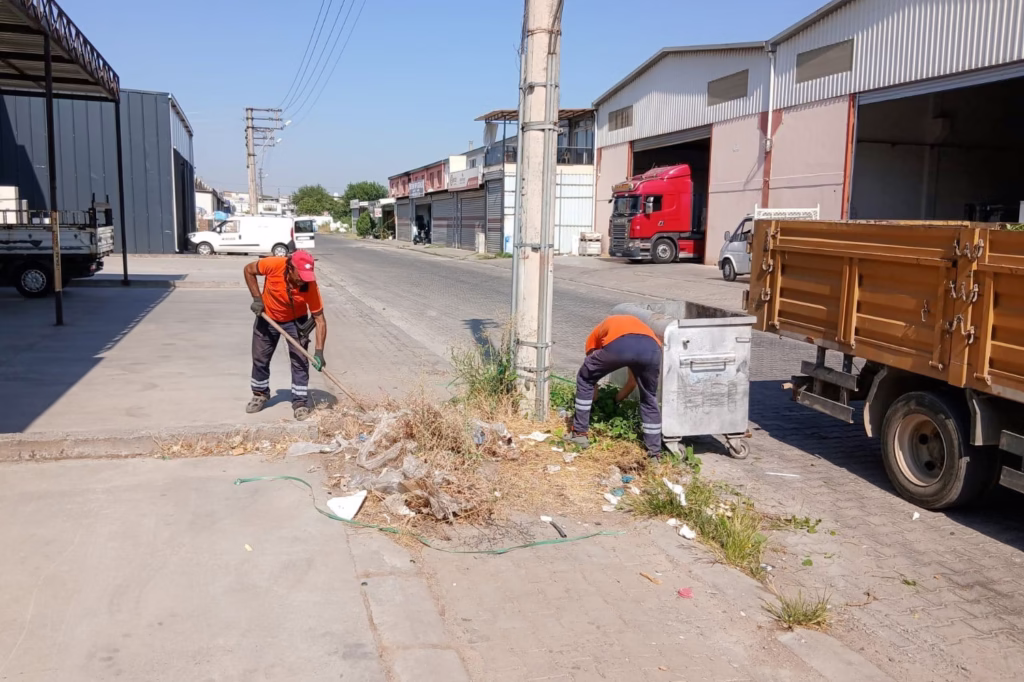efelerde kapsamli temizlik mesaisi 0f6832513efd