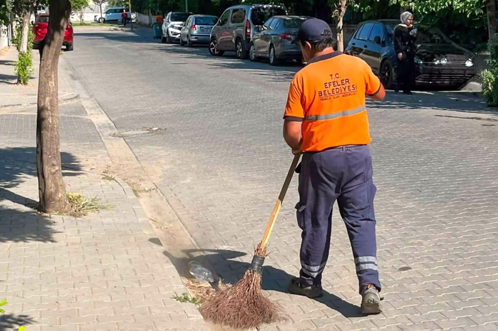 efelerde kapsamli temizlik mesaisi e769f49a36e2