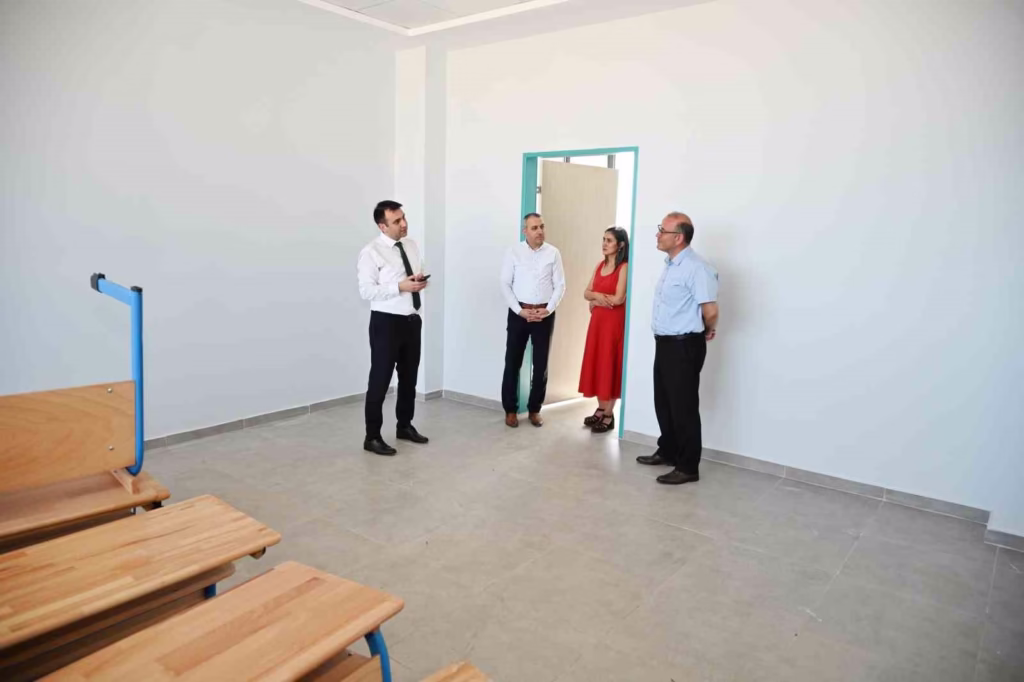 efelerde yeni ortaokul egitim ogretim yilina hazirlaniyor a451a6377161