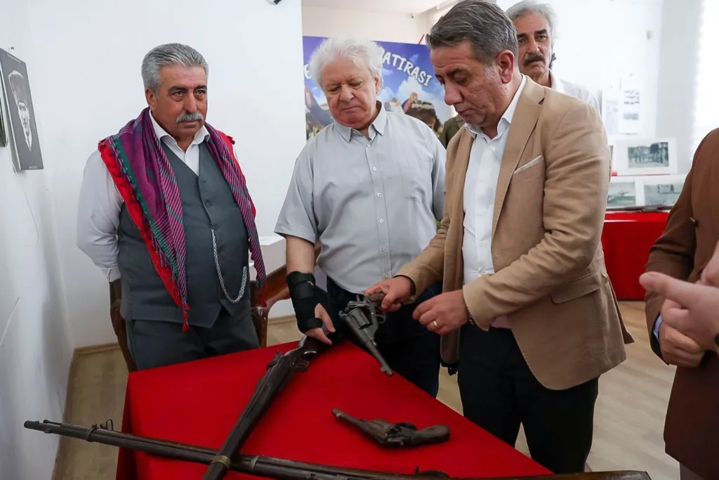 efelerde zaferden kurtulusa sergisi tarihe isik tutuyor d1297b6be78e