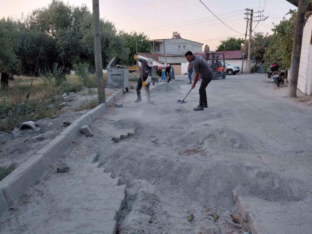 Germencik’te yol bakım ve onarım çalışmaları sürüyor 5 germencikte yol bakim ve onarim calismalari suruyor 99d2111425f3