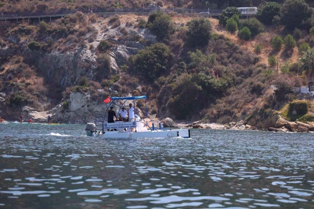 guvercinada aciklarinda deniz dibi temizligi yapildi bf1437393c0c