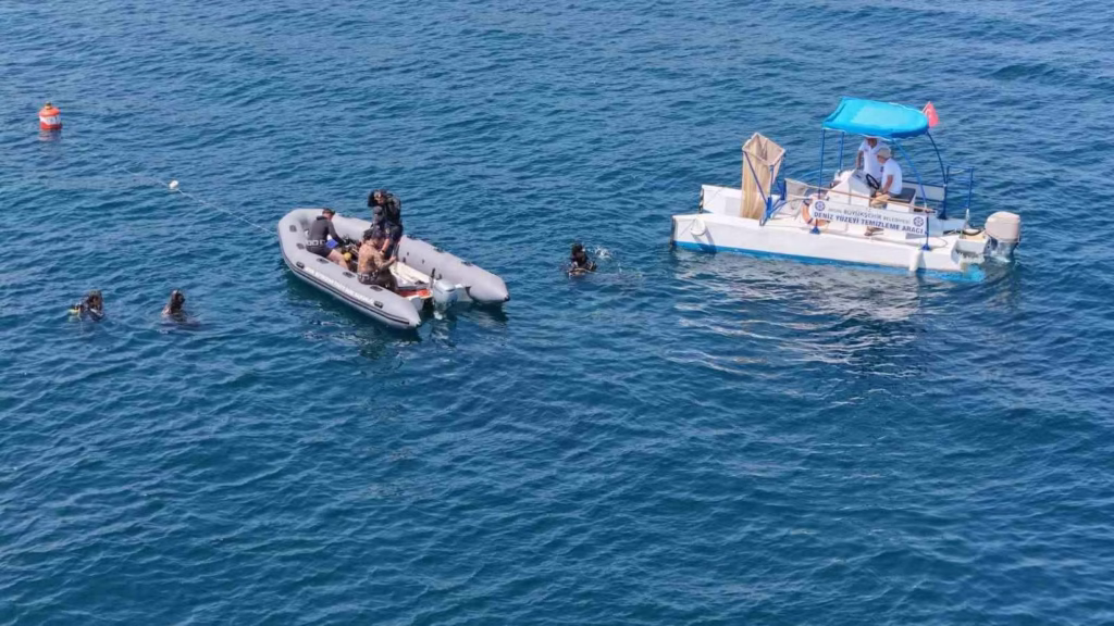 guvercinada aciklarinda deniz dibi temizligi yapildi ce6fae2dd13b