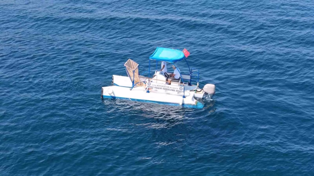 guvercinada aciklarinda deniz dibi temizligi yapildi e5a79d225822
