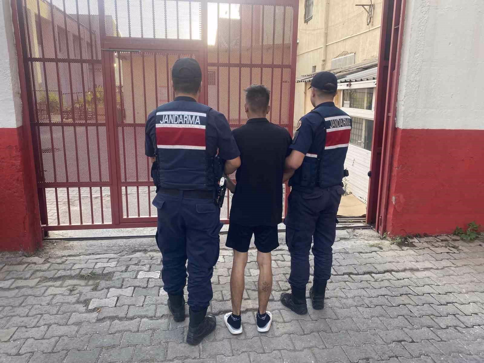 Hırsızlık suçundan aranan şahıs İncirliova’da yakalandı