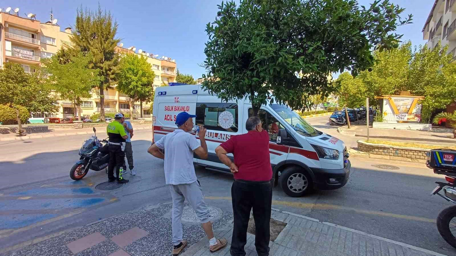İki motosiklet kafa kafaya çarpıştı: 2 yaralı 8 İki motosiklet kafa kafaya çarpıştı: 2 yaralı