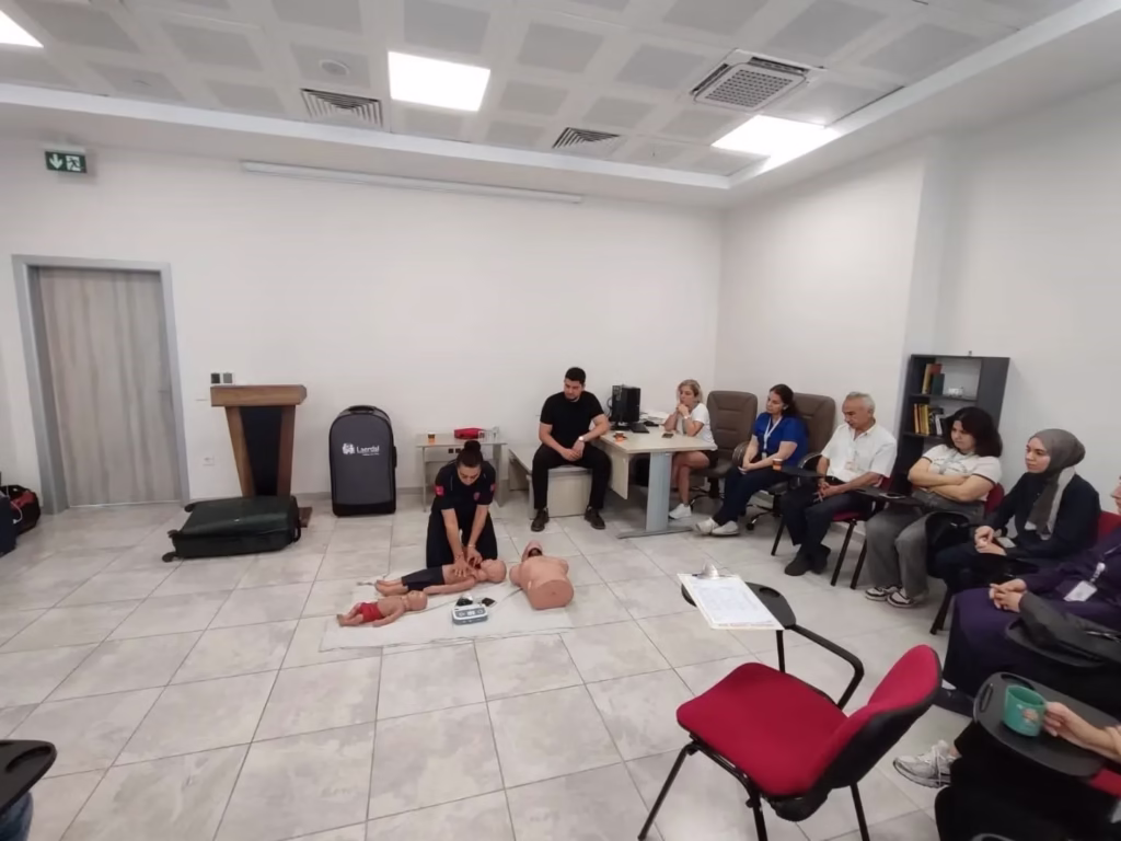 karacasu devlet hastanesinde cpr egitimi verildi 32295edf5026