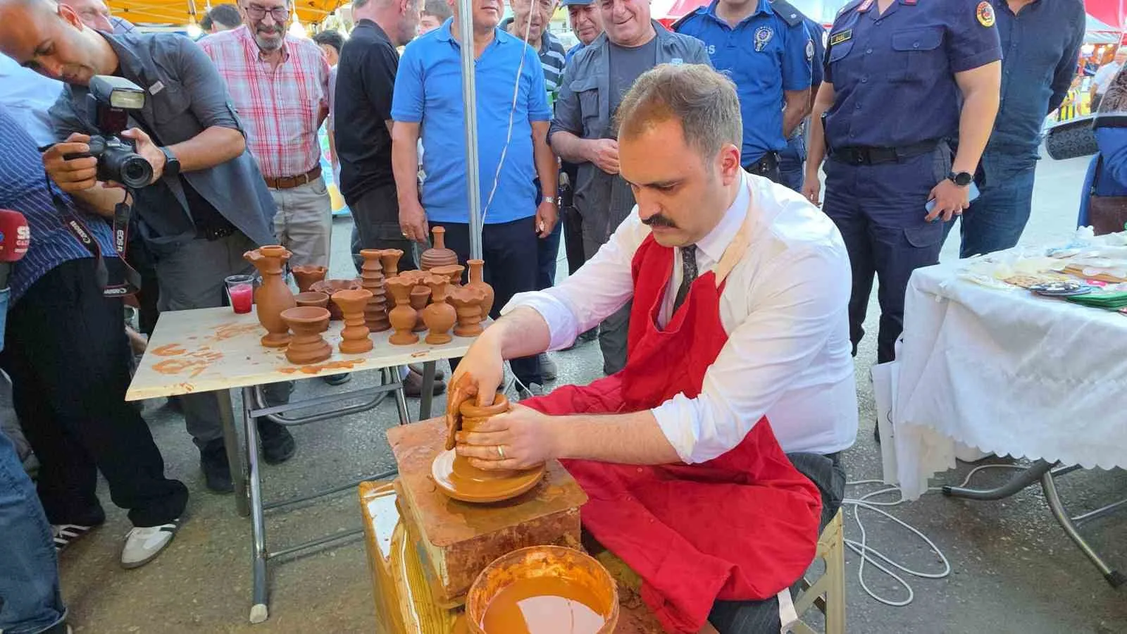 Karacasu’da protokolden çömlek şov