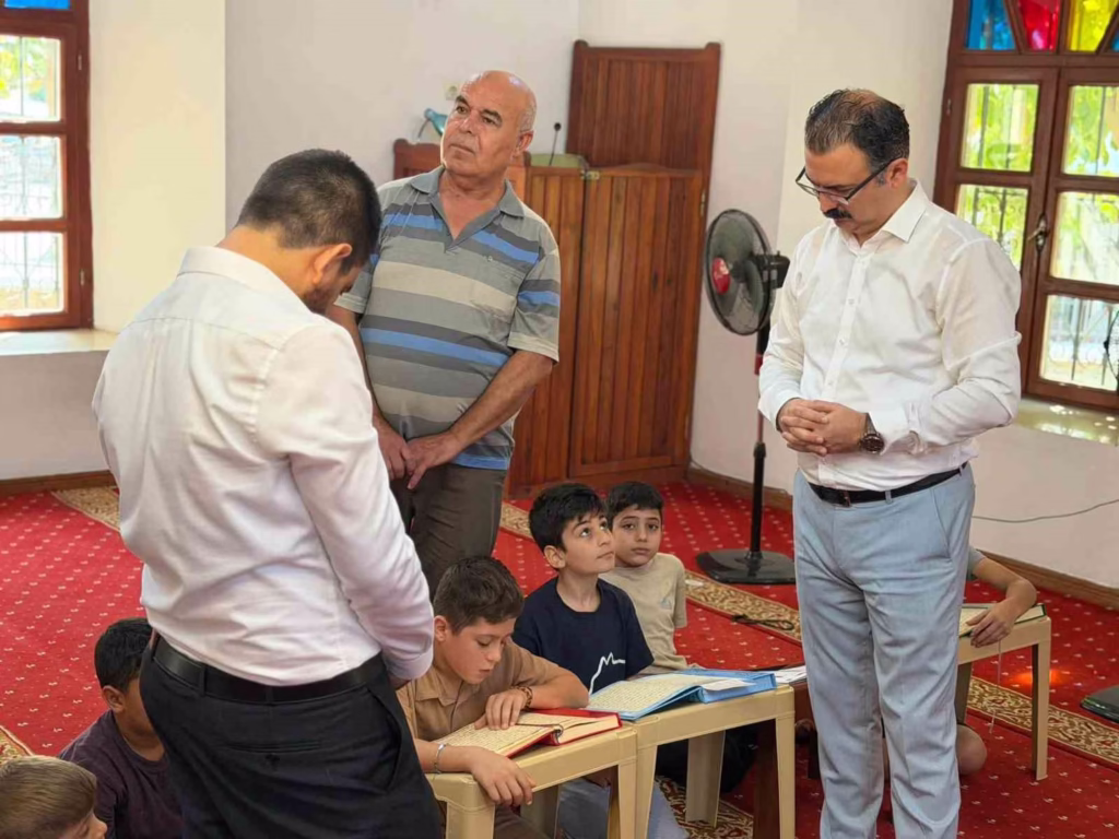 kaymakam ates kuran kursu ogrencileriyle bulustu 4bdfe3763392