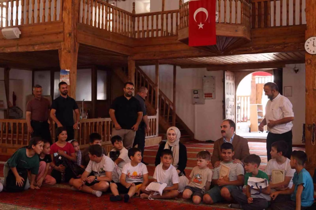 Kaymakam Battal öğrencilerle bir araya geldi 3 kaymakam battal ogrencilerle bir araya geldi ee8c46cafe19