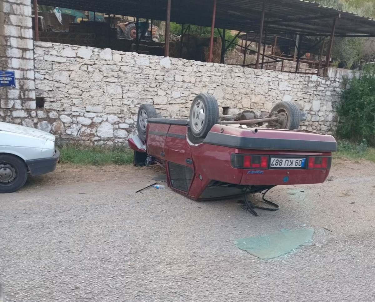 Aydın’da kontrolden çıkan otomobil ters döndü: 1 yaralı