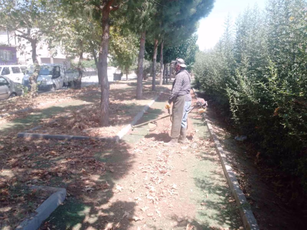koskte park ve yesil alanlarda bakim calismalari suruyor d81c1f24bf8f