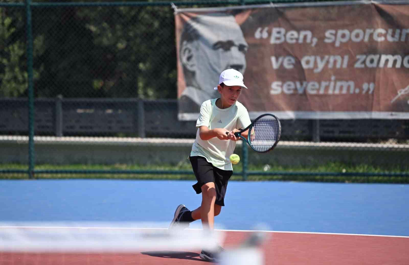 Kuşadası Tenis Kulübü’nde ulusal turnuva heyecanı yaşanmaya başladı