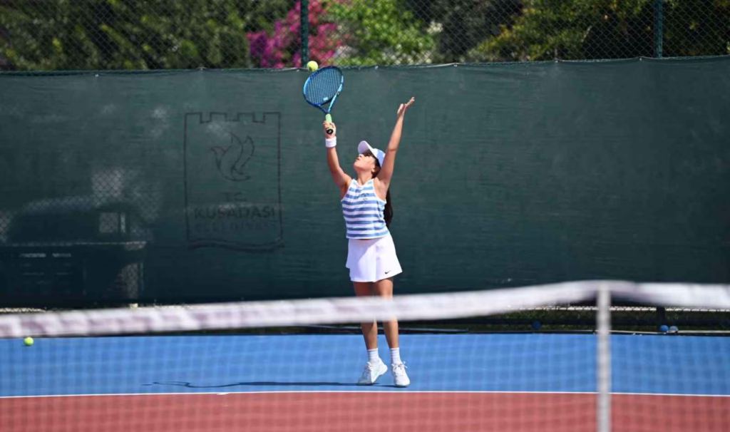 kusadasi tenis kulubunde ulusal turnuva heyecani yasanmaya basladi fd601738419b