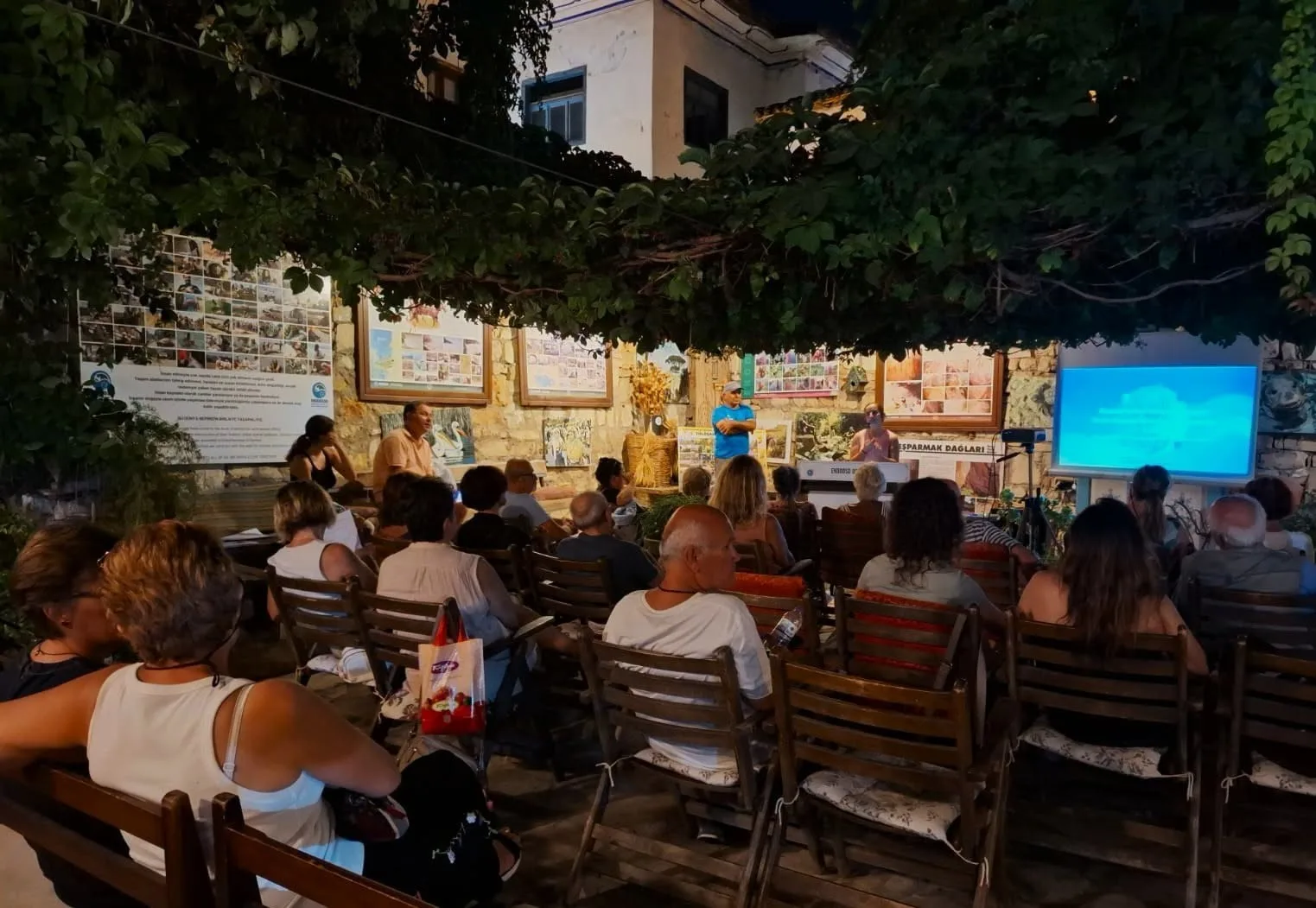 Kuşadası’nda deniz çayırları için kritik uyarı