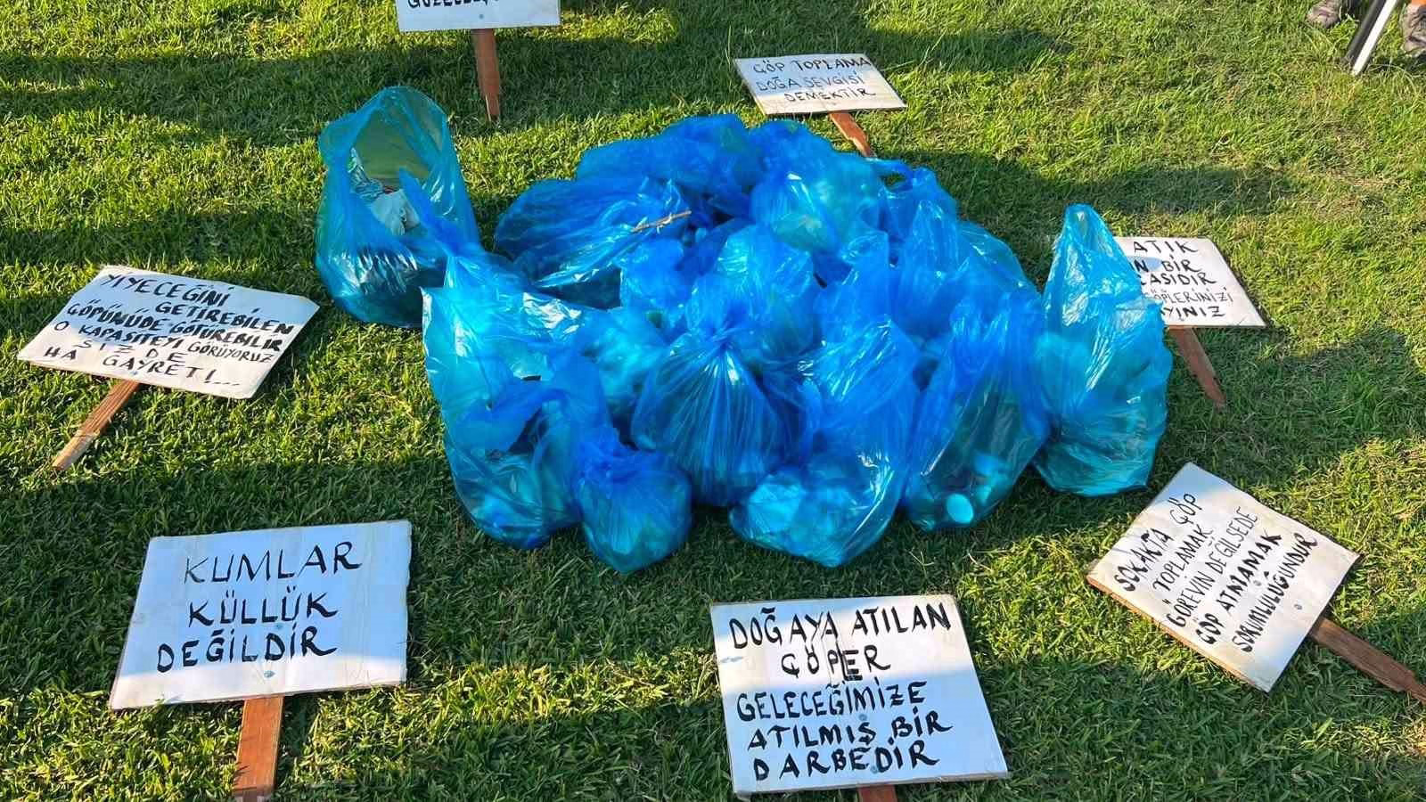 Kuşadası’nda sabah sporu sonrası çevre temizliği 1 kusadasinda sabah sporu sonrasi cevre temizligi c036d40e1cf0