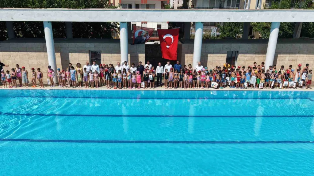 kuyucakta yuzme kurslari final gosterileriyle tamamlandi b27f0a78b6bb