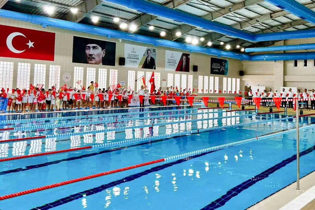 minik kulaclar zafer bayrami icin yaristi a2ba65ee1c0b
