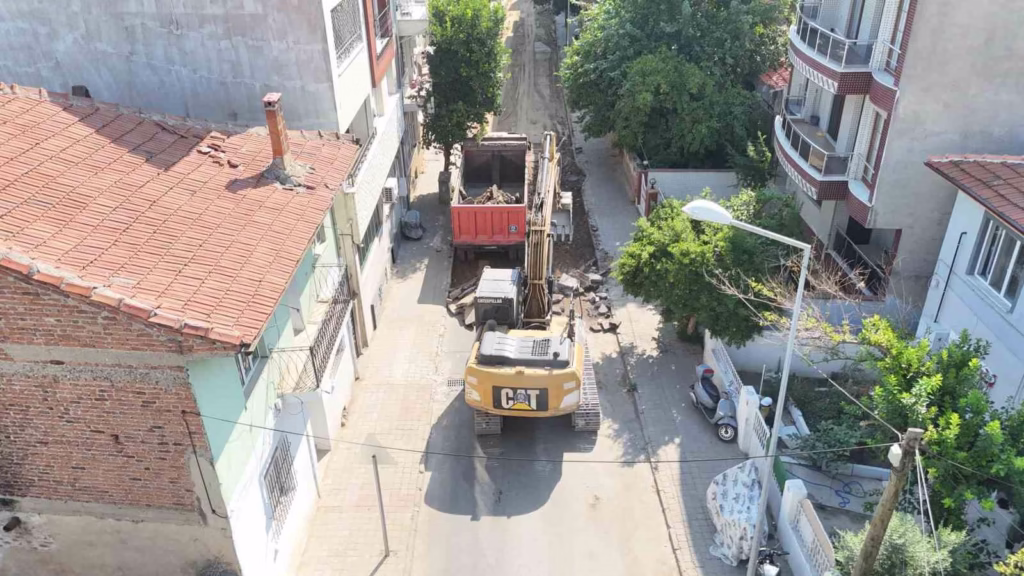 nazillide 6 sokakta es zamanli asfalt mesaisi 07abbe043432