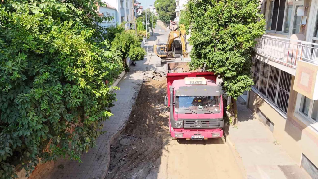 nazillide 6 sokakta es zamanli asfalt mesaisi 22948d13b373