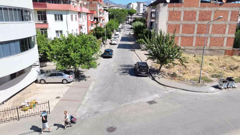 nazillide 6 sokakta es zamanli asfalt mesaisi 516fd9595587