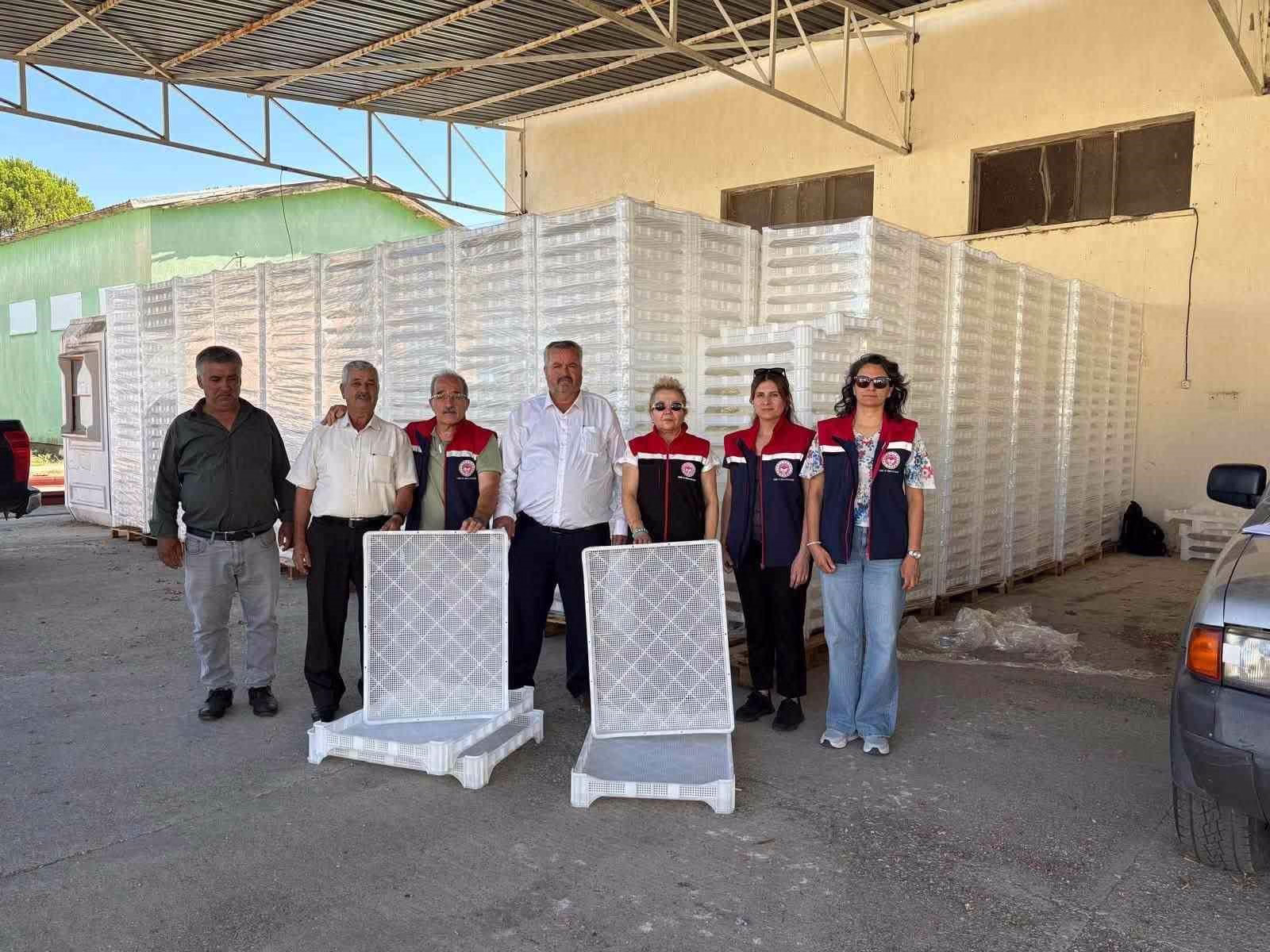 Nazilli’de incir üreticilerine 2 bin 400 kurutma kereveti desteği