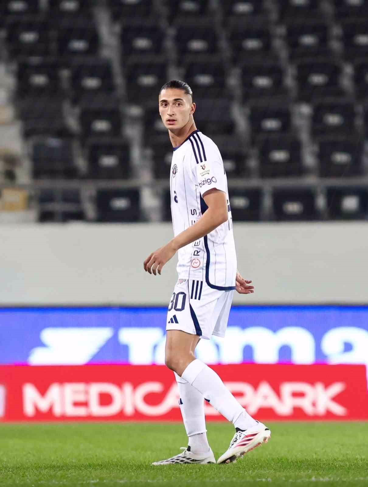Söke 1970’den yetişti, Süper Lig’de ilk maçına çıktı