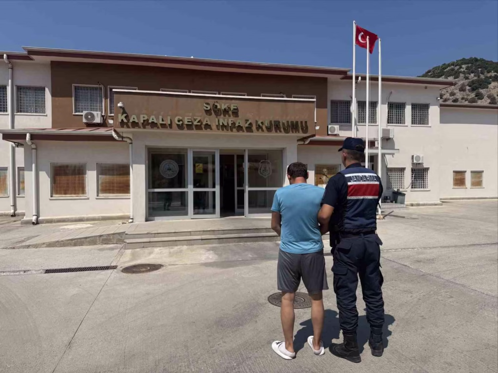 sokede hirsizlik sucundan aranan hukumlu yakalandi add38b4236f8