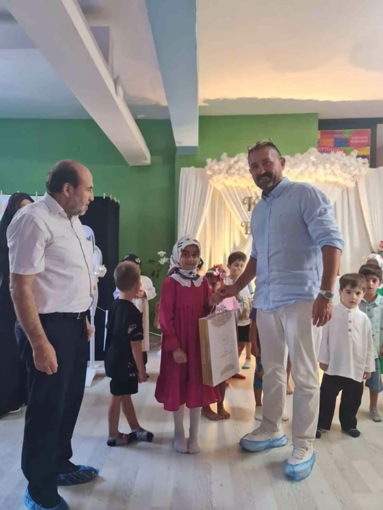 sokede minik ogrencilerin hatim sevinci 6a5be5e40403