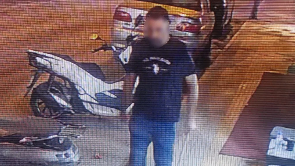 Aydın'da şok olay: Sopayla öldüresiye dövdü, ilginç saldırı kameralara yansıdı 3 sopayla olduresiye dovdu ilginc saldiri kameralara yansidi 9334b72cf508