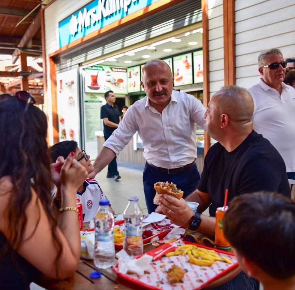 Vali Varol, alışveriş merkezinde vatandaş ve esnafla buluştu 5 vali varol alisveris merkezinde vatandas ve esnafla bulustu 0a9bdf545f5e