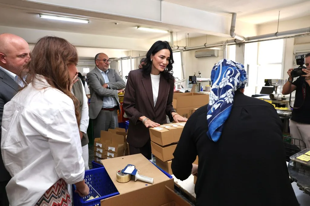 Aydın vekili Sarıbaş, İzmir'de gönülleri fethetti: Kadın emeğine ve üretimine tanıklık etti 4 1000212818 1