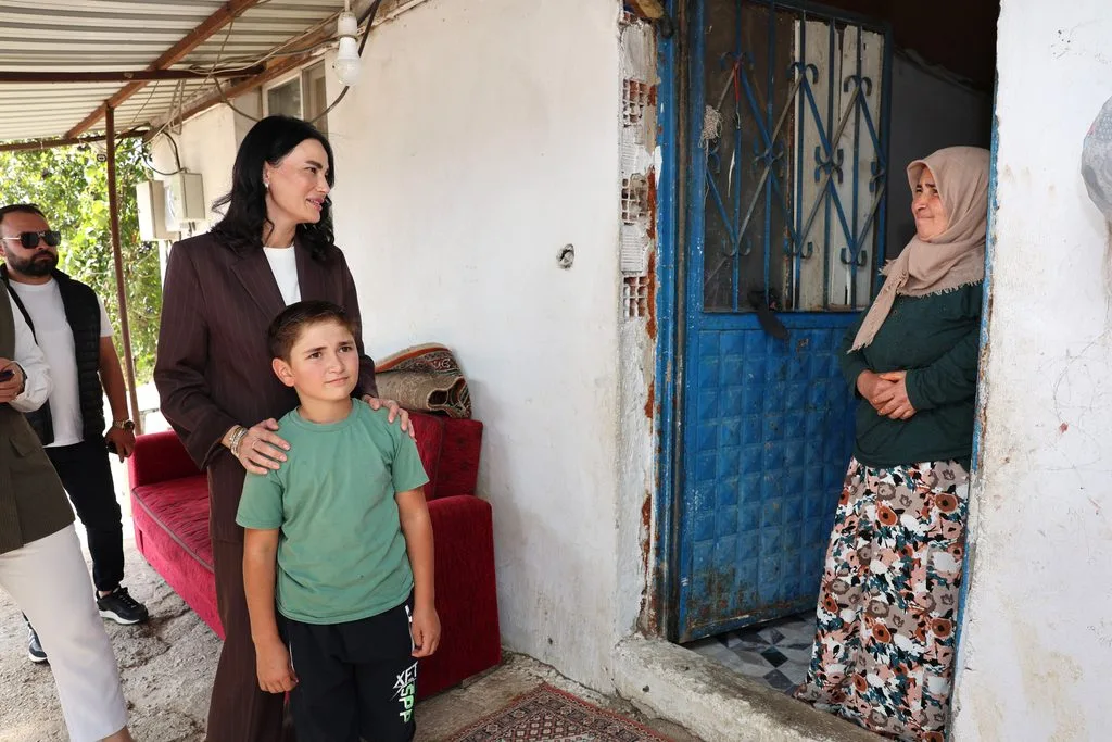 Aydın vekili Sarıbaş, İzmir'de gönülleri fethetti: Kadın emeğine ve üretimine tanıklık etti 7 1000212838 1