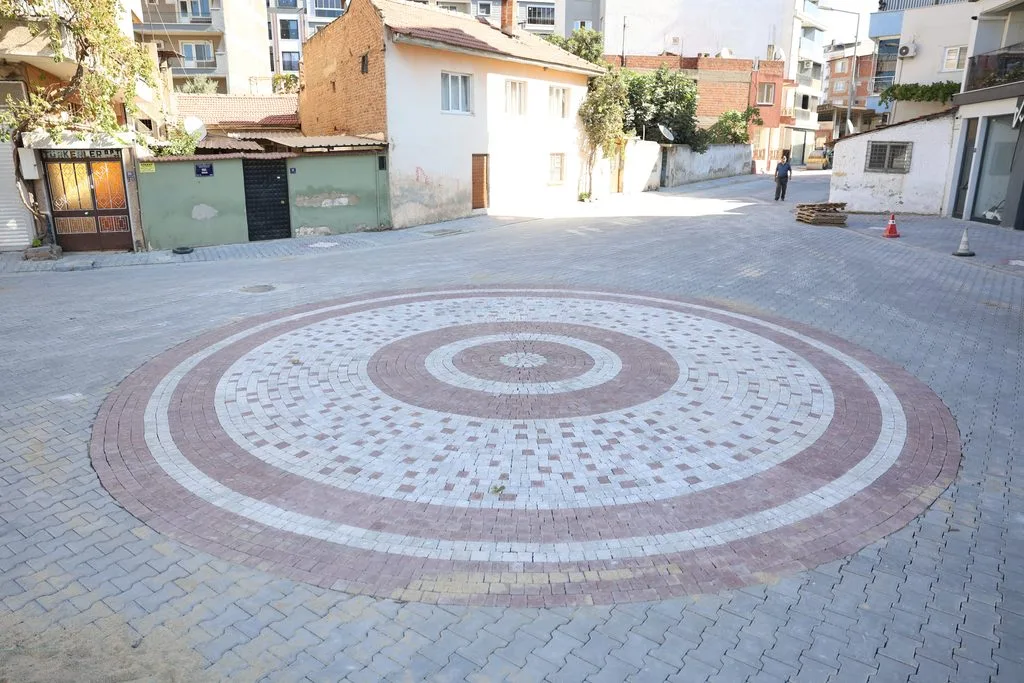 İncirliova'da Yol Hamlesi Sürüyor: 30 Bin Metrekare Yeni Yol 4 3
