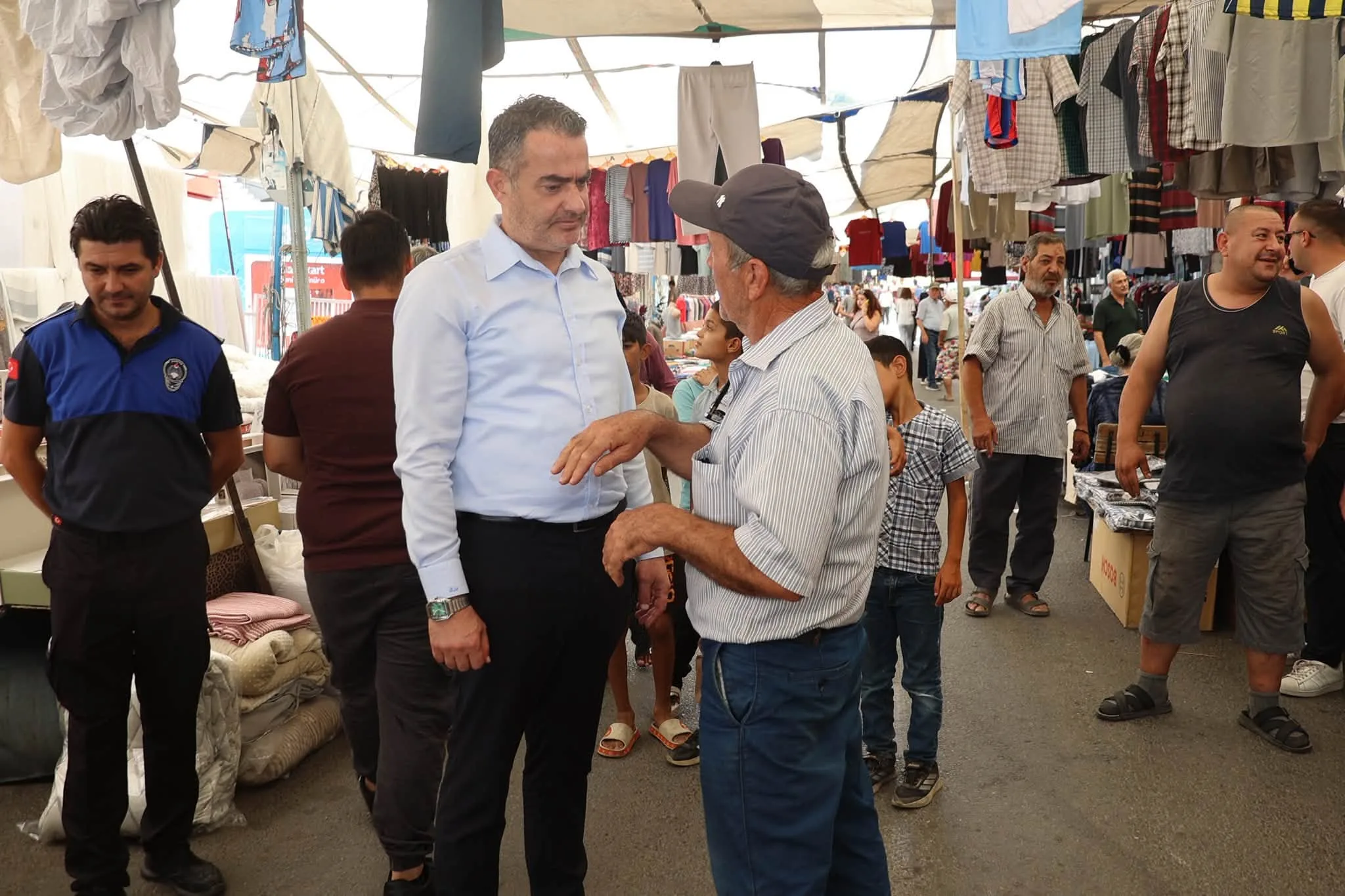 Başkan Arıcı pazarın nabzını tuttu