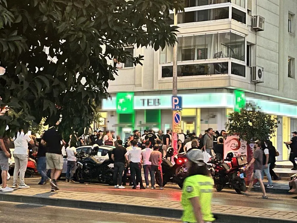 Banka soygunu alarmı! 5 çalışanı rehin aldı 2 Banka soygunu alarmı! 5 çalışanı rehin aldı