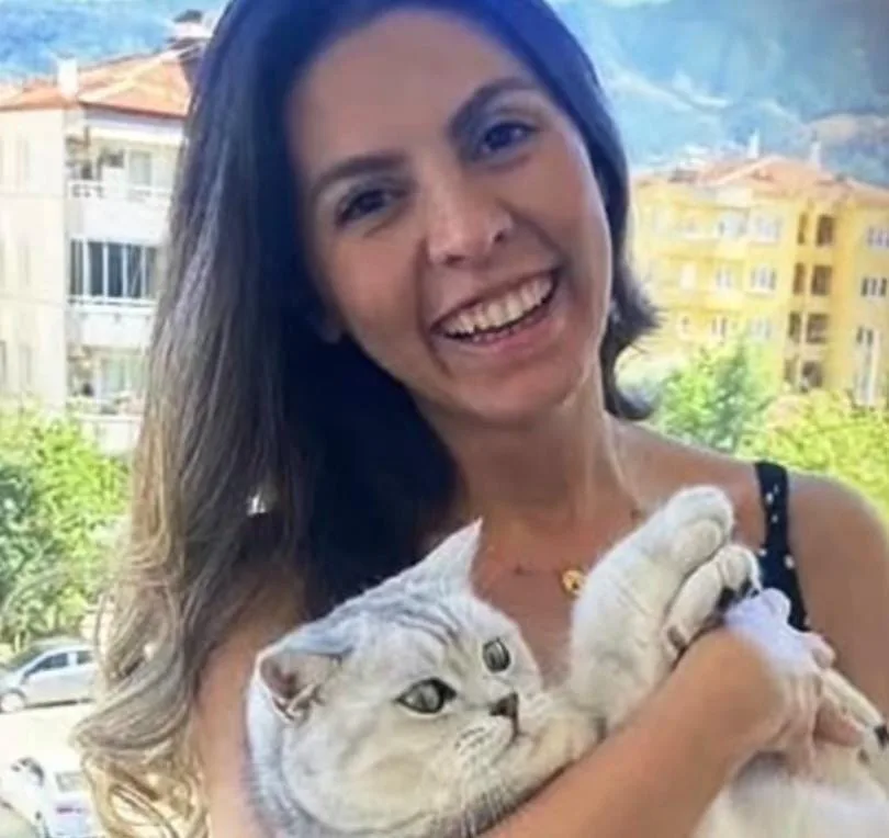 Kadın yayanın ölümüne neden olan sürücünün tutuksuz yargılanmasına tepki 3 Kadın yayanın ölümüne neden olan sürücünün tutuksuz yargılanmasına tepki
