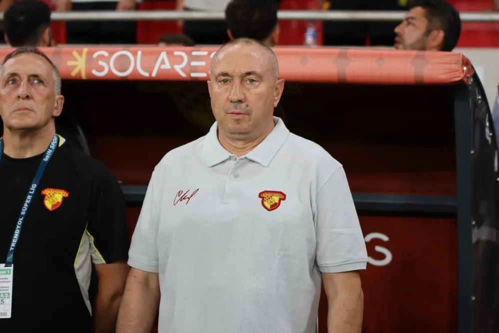 Göztepe, Stanimir Stoilov’un sözleşmesini uzattı