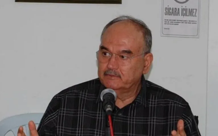 İzmir’in eski başkanı hayatını kaybetti! Burhan Özfatura’dan acı haber