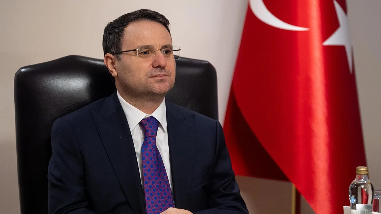 Manisa’da okul önünde silahlı saldırı: Bir açıklama da Bakan Gürlek’ten
