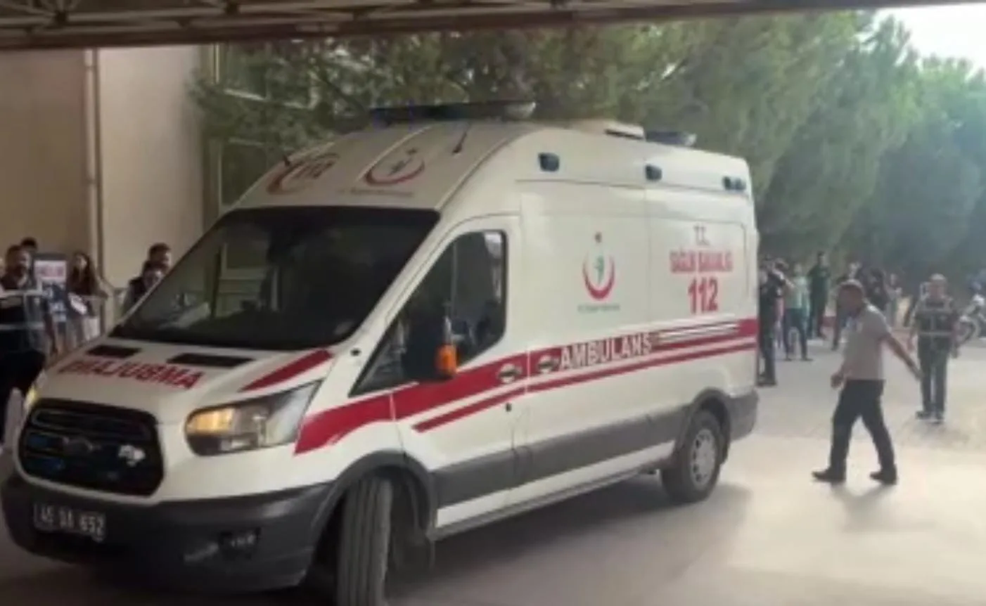 Manisa okul saldırısı: Hastane önünde gergin bekleyiş