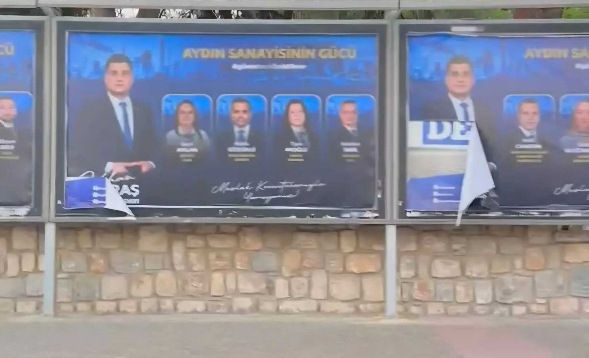 Başkan Maraş’ın afişlerine çirkin saldırı