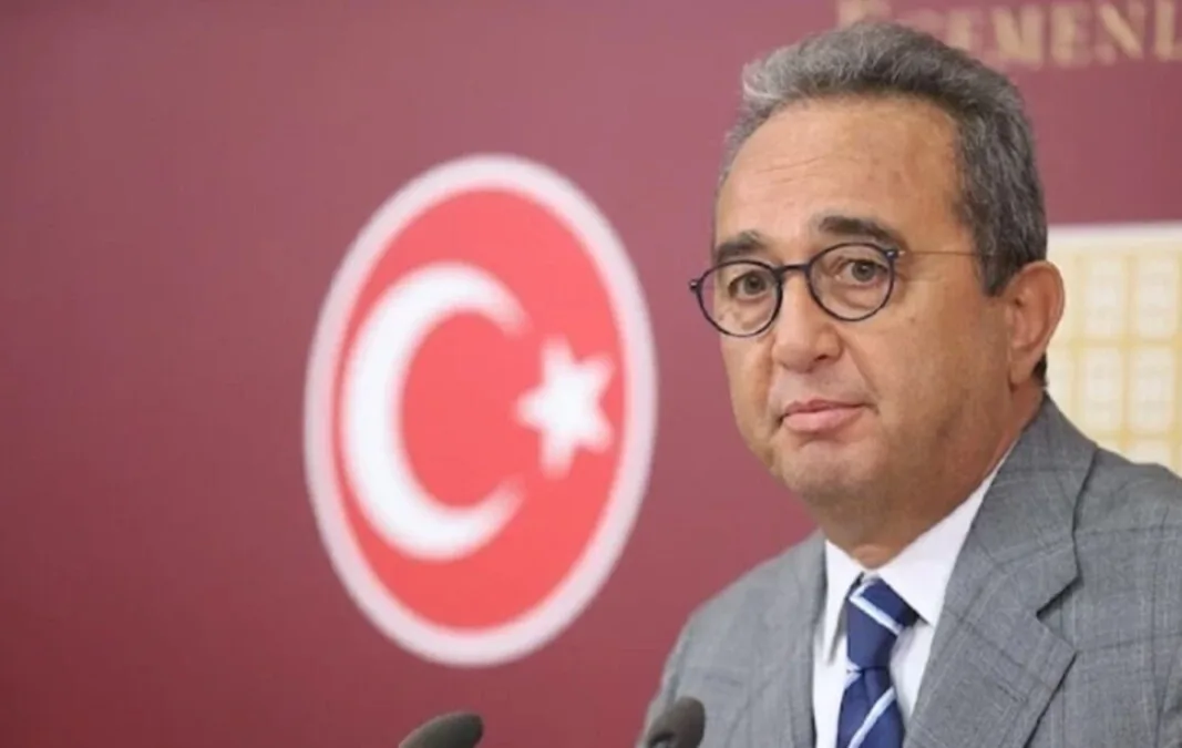Başkasına gelince basın özgürlüğü, kendisine gelince suç duyurusu!