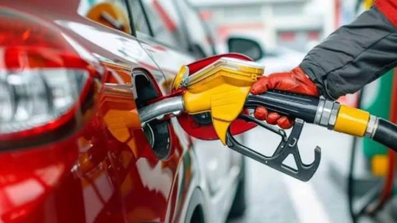Benzine tarihin en büyük zammı geliyor! Çift haneli artış…
