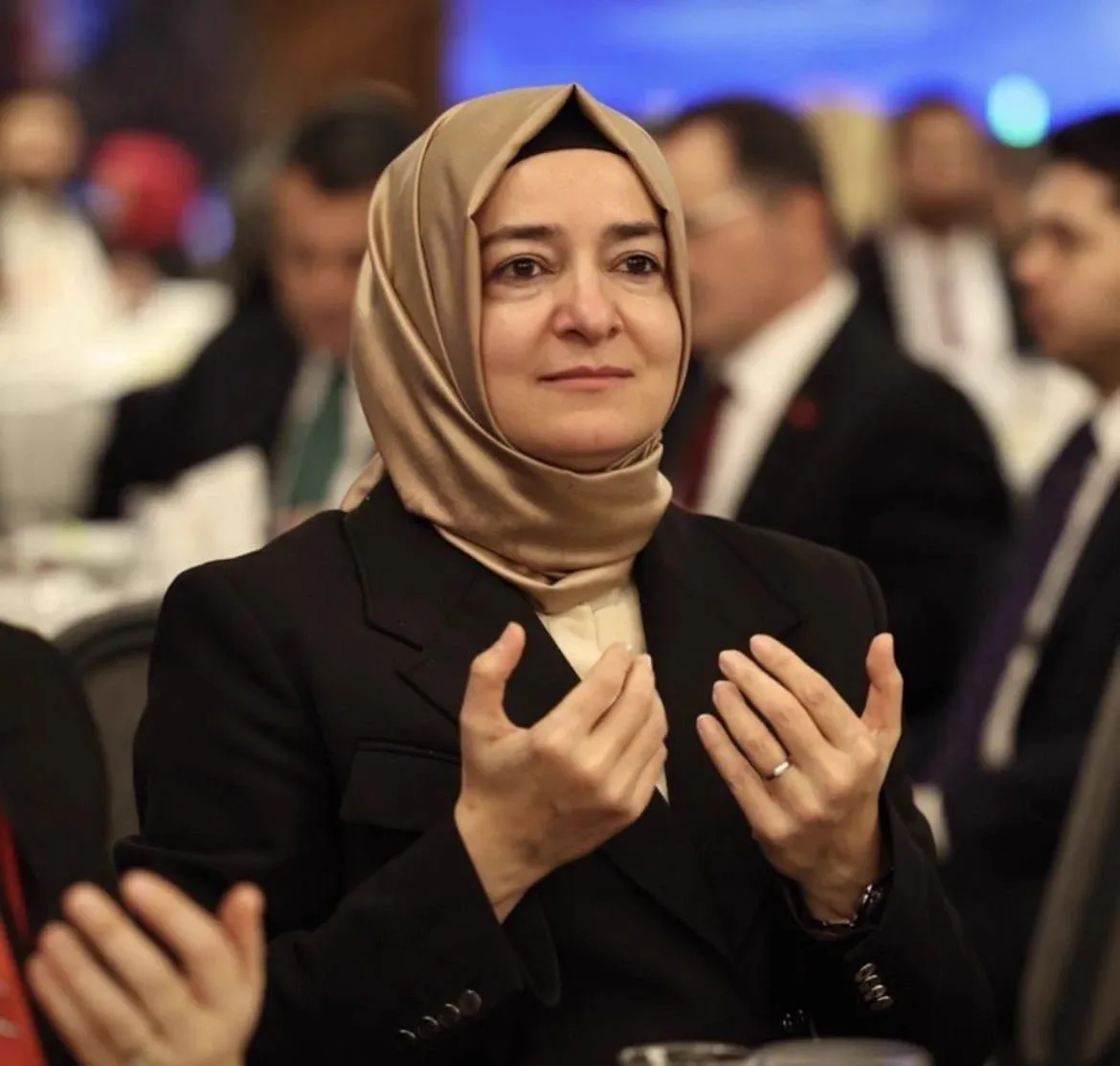 Fatma Betül Sayan danışmanlarını kovup, sevmediği polisleri de sürgüne yollamış