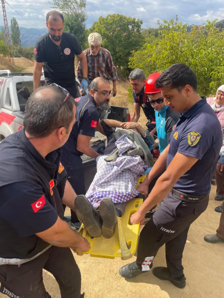 Nazilli’de panik anları: Ağaçtan dereye düştü! 3 WhatsApp Image 2026 09 29 at 15.21.44 1