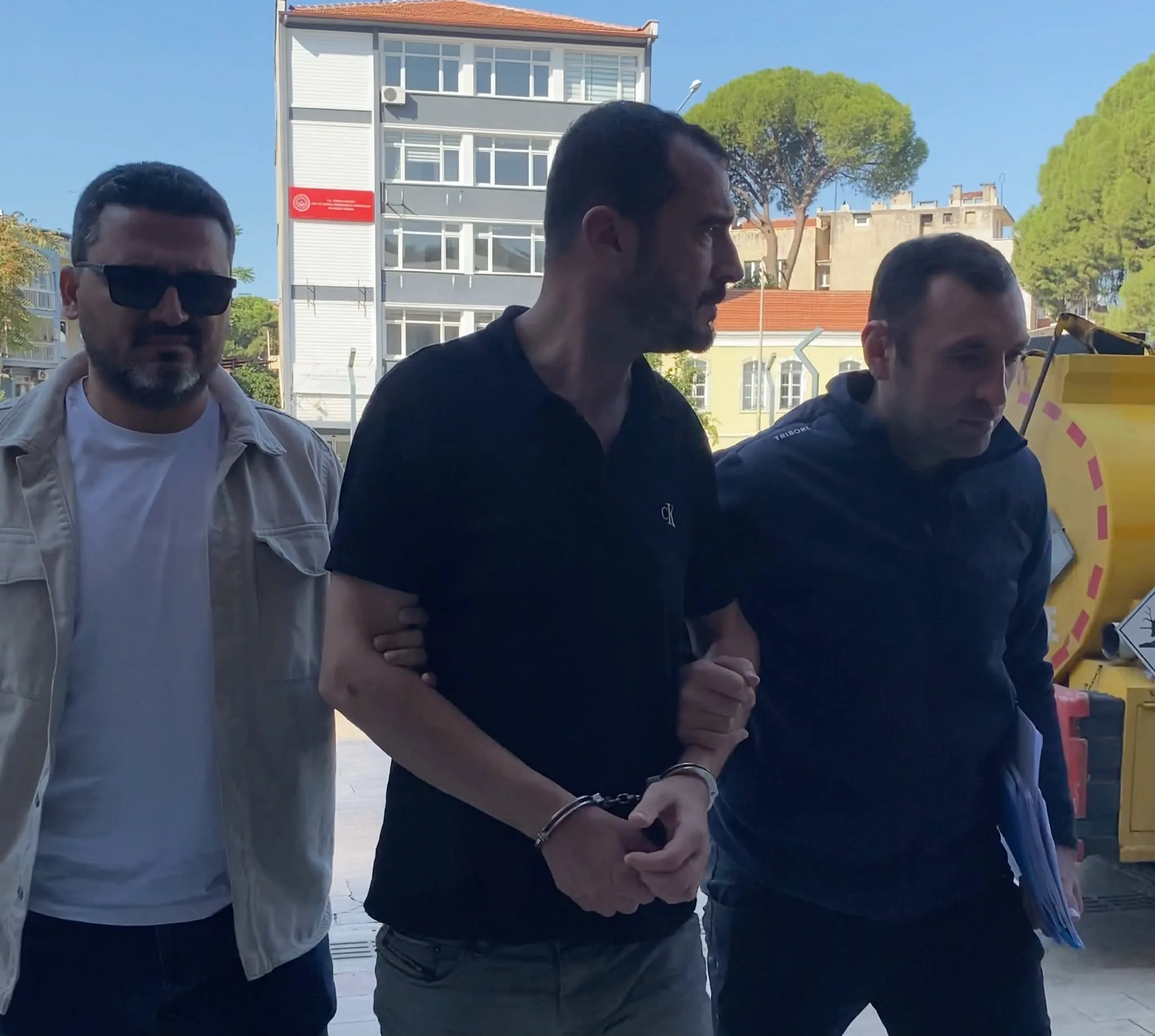 Köşk’te Polisten Kaçmaya Çalışan Hükümlü Yakalandı: Üzerinden Silah ve Uyuşturucu Çıktı